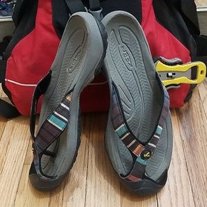 Keen river flip flops